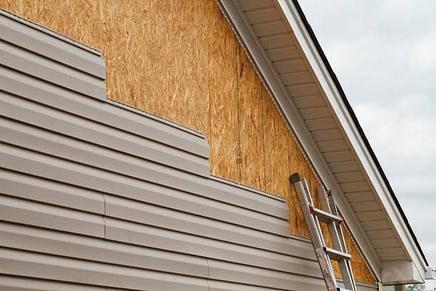 24/7 Emergency Vinyl Siding experts in North Lawrence, OH